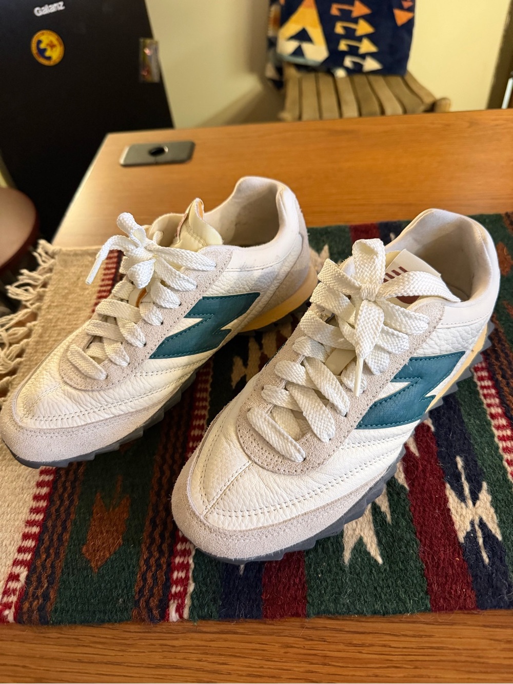 New Balance women’s White Sneakers with green Side Logo